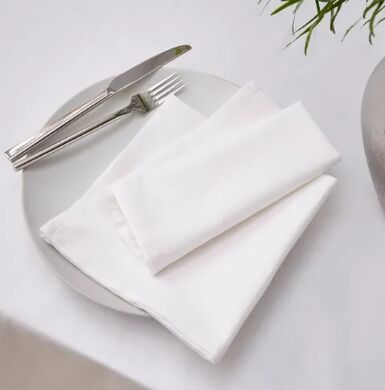 Serbet lipat fine dining di atas piring